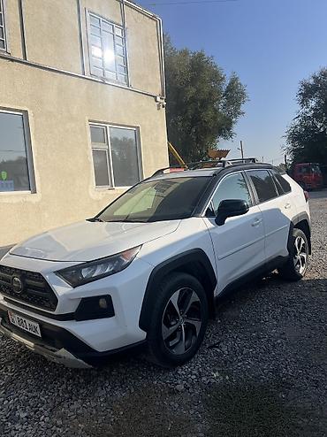 срв бампер: Toyota RAV4: 2018 г., Автомат, Бензин, Кроссовер — 1