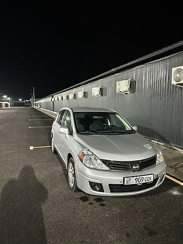 Nissan Versa: 2011 г., 1.8 л, Автомат, Бензин, Хэтчбэк