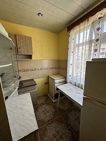 bakixanovda ev: Bakı, Bakıxanov qəs., 2 otaqlı, Köhnə tikili, m. Neftçilər, 43 kv. m — 8