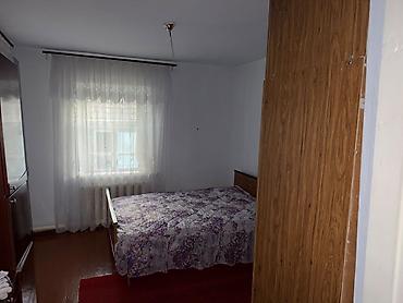 петровке: Продается дом на Центральной улице с участком 33 сотки и дворовыми — 4