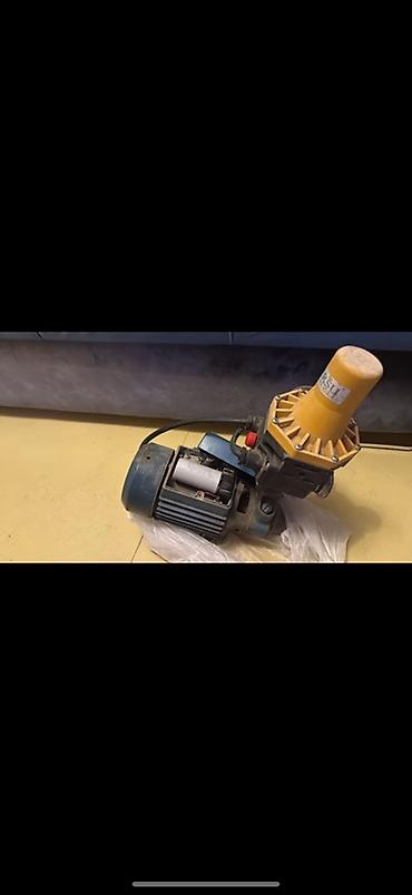 Sənaye tipli diafraqmalı dozaj nasosu və elektrik mühərriki komplekti