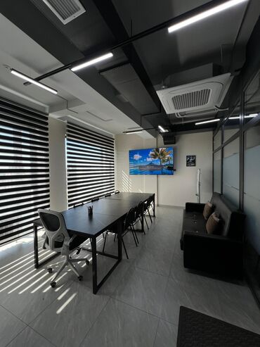 Офисы: Сдаю Офис, 22 м², В бизнес центре, С оборудованием