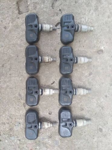 Другие автозапчасти: Срочно продаются! Полный комплект р17 диски с зимней резиной, запаски at lalafo.kg — 9 Другие автозапчасти: Срочно продаются! Полный комплект р17 диски с зимней резиной, запаски — 9