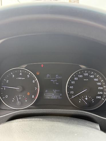 Hyundai: Hyundai Avante: 2016 г., Бензин — 9