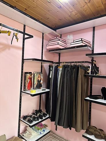 ref: Magaza baglandigi üçün vitrinlər satilir. Divara baglanan dəmirlər 1 — 1