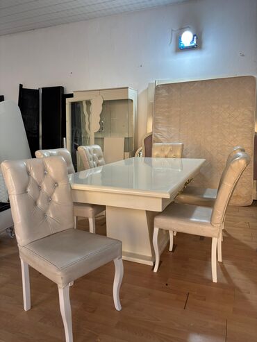 Digər mebel: Masa desti. 250azn. 6 stulla. MDF . masa açılmır. ünvan