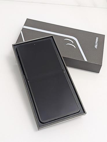 Техника и электроника: Samsung Galaxy Z Flip7, Б/у, 512 ГБ, цвет - Черный, 2 SIM — 2