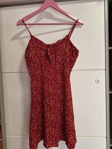 Haljine: M (EU 38), bоја - Šareno, Oversize, Na bretele na lalafo.rs Haljine: M (EU 38), bоја - Šareno, Oversize, Na bretele
