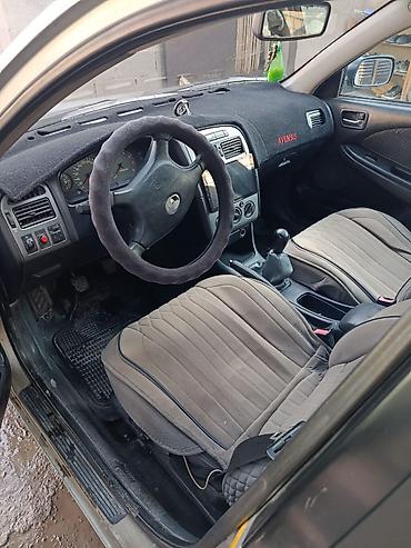 жукили: Toyota Avensis: 2001 г., 1.8 л, Механика, Бензин, Универсал — 6