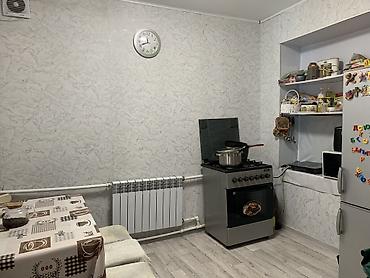 барачный: Продается квартира барачного типа. Две комнаты — 4