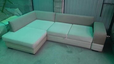 диван м: Угловой диван, цвет - Бежевый, Б/у