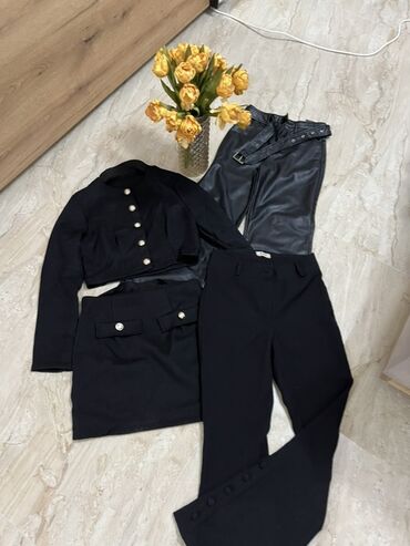 Kompleti: Ženska odeća – komplet modernih komada za različite sezone. - Crvena — 12