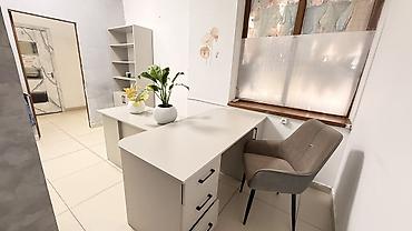 15 кв: Сдаю Офисный кабинет: 15 м², В бизнес центре, С ремонтом, Первая линия — 2