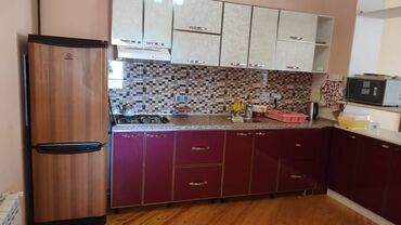 Bağ evlərinin kirayəsi: Pirşağı qəs., 200 kv. m, 3 otaqlı, Qaz — 20