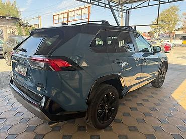 rav4: Toyota RAV4: 2022 г., Автомат, Гибрид — 4
