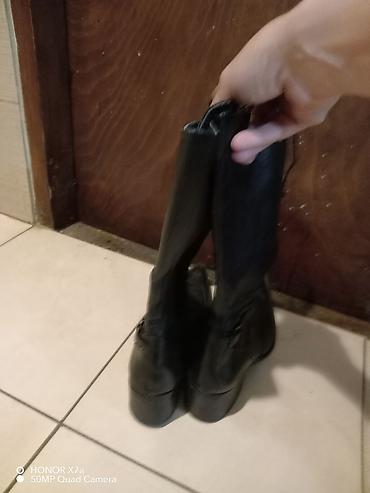 obuca maras: Crne kožne čizme do polovine lista, elegantnog špicastog vrha i sa — 2