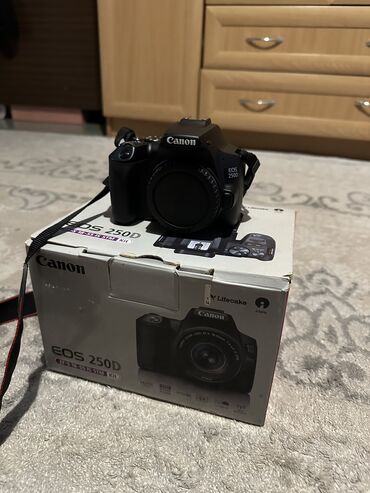 fotokameru canon eos 5d mark ii: Новый Canon 250 D