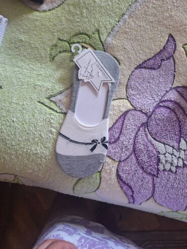 İdman geyimləri: Qadin corablari satilir,denesi 2 man;hamisi tezedir,etiketi uzerinde — 5