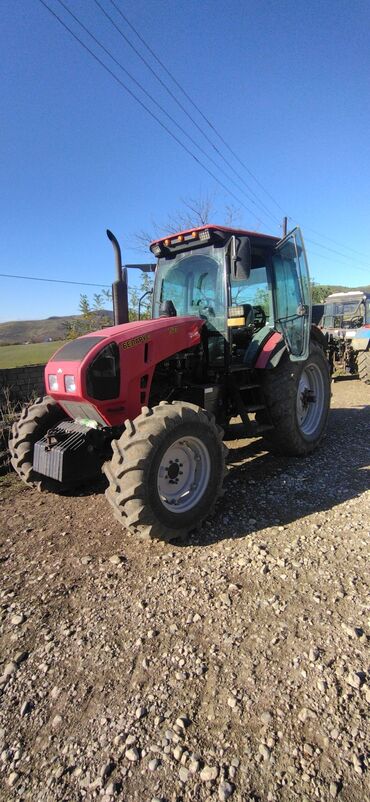 дом на колесах turbo az: Belarus 1523 traktor - Rəng: qırmızı, tam kabinli - Güclü ön çəkidə