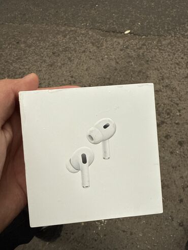 Наушники: Air pods pro2 (type-c) Масловые (один раз всего одел) Продаю, так как