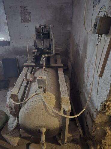 Anbar və emalatxanalar: Obyekt – bir neçə geniş otaqdan ibarət sahə. Xüsusiyyətlər: - Geniş — 12