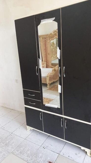 Dolablar: Yeni, Açılan, 3 qapılı Düz dolab, Qarderob, paltar dolabı, Azərbaycan — 28