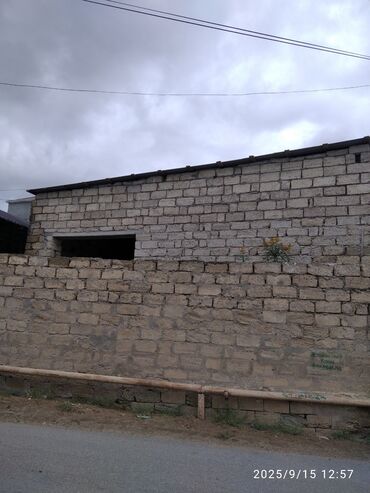 Həyət evləri və villaların satışı: Hövsanda, turkana geden yolda iki otaqli yaritikili ev satilir. Yola -da lalafo.az — 5 Həyət evləri və villaların satışı: Hövsanda, turkana geden yolda iki otaqli yaritikili ev satilir. Yola — 5