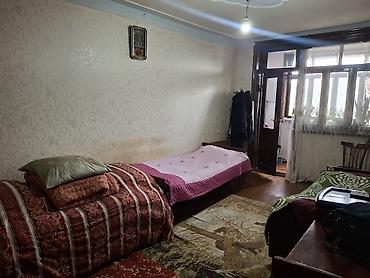 4 otaqli evler: Gəncə, 3 otaqlı, Köhnə tikili, 73 kv. m — 2