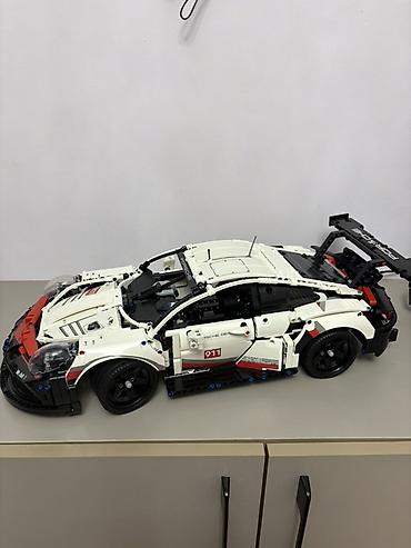 Конструктор-автомодель Porsche 911 RSR (серия Technic) - Реалистичная