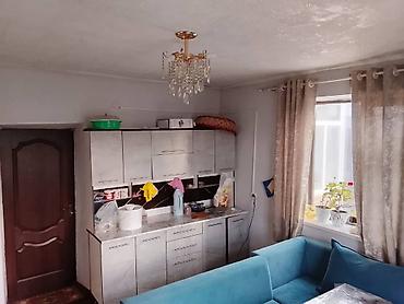 Продажа коттеджей и домов: Продаётся частный дом с большим двором и хозяйственными постройками.6 — 7