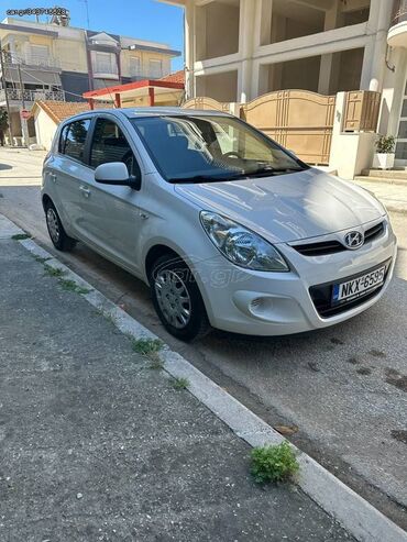 Οχήματα: Hyundai i20: 1.2 l. | 2012 έ. Χάτσμπακ