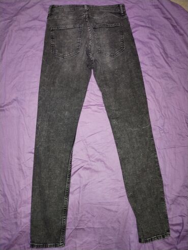 Ostale pantalone: Donjiji delovi, razlicite vrste, boje i dimenzije. Pitajte za