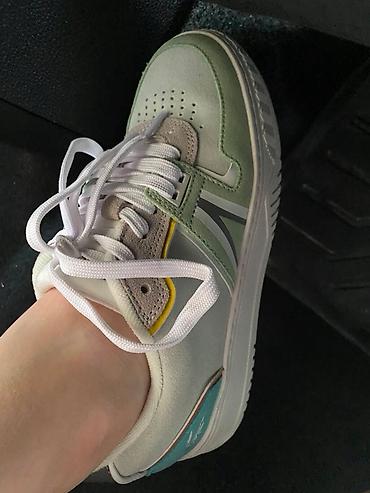 lacoste saat: Rəngli unisex idman ayaqqabısı Ö - Dizayn: Açar detallı, çoxrəngli — 2