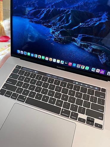 Ноутбуки Apple (MacBook): Продаю макбук про с самым большим диагоналям от apple целых 16 дюймов — 2