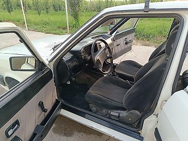 Унаа сатуу: Audi 80: 1986 г., 1.8 л, Кол менен иштөөчү, Бензин, Седан — 8