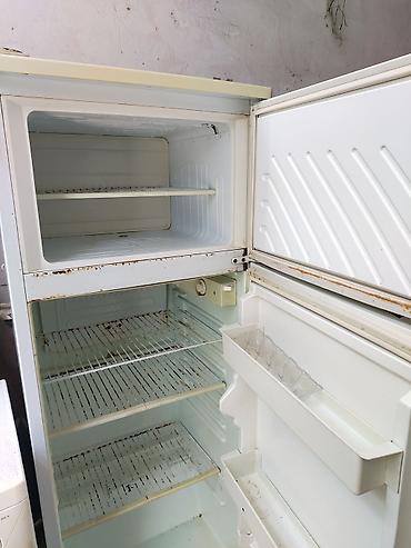 fre aparatı: İki qapılı məişət soyuducusu - Üst bölmə: dondurucu (1 ədəd çıxarıla — 3