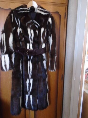 Krzneni kaputi: M, Sa postavom — 13