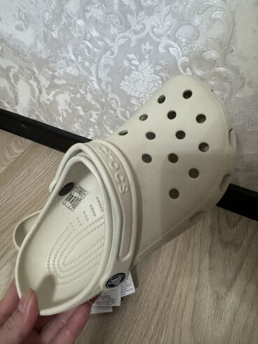 crocs кроссовки: Идеальная обувь на лето кроксы. Размер 35-36. Очень легкие и удобные