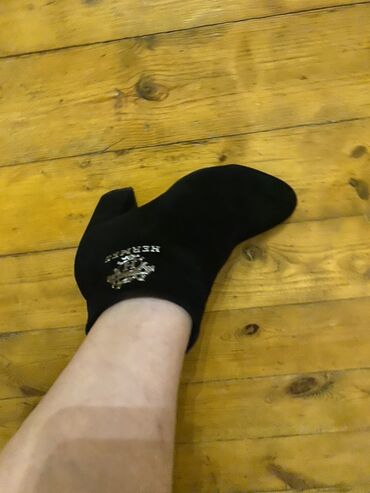 Botinka və botilyonlar: Qadınlar üçün qara botlar - Material: zərif süet toxumalı üst. - — 2