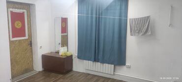продаю дом кудайберген бишкек: Сдается отдельная комната-студия с санузлом. Планировка и оснащение