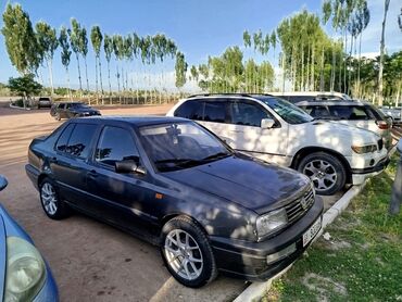Volkswagen: Volkswagen Vento: 1992 г., 1.8 л, Механика, Бензин, Седан