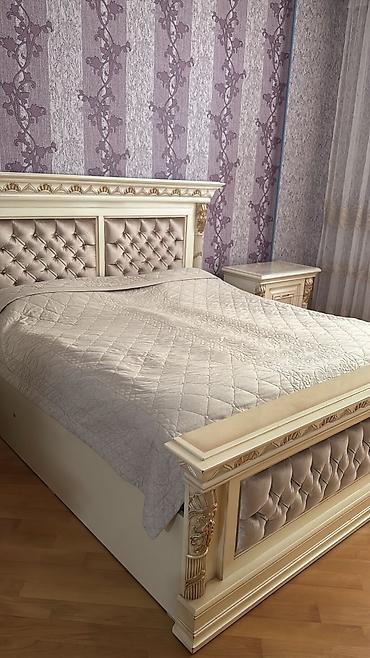 Klassik üslubda tam yataq otağı dəsti Tərkib: - Cüt nəfərlik çarpayı