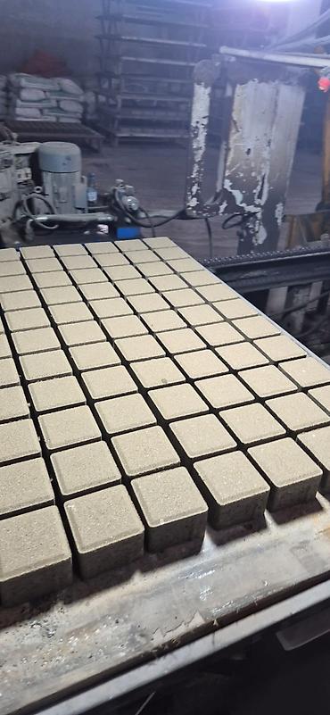 Beton plitələr: Rəngli səki daşları – zavod istehsalı - İkiqat qatlı vibropress — 14