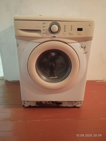 Ütülər və buxarlayıcılar: Satılır işləkdir qiyməti 60 AZN müşfiq ərazisindədir nömrəm 0557163595