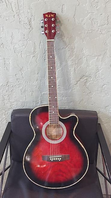 ukulele gitar: Akustik gitar – H.I.H brendi, qırmızı-sunburst rəngli, kəsikli — 1