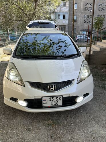 камаро шевроле: Honda Fit: 2009 г., 1.5 л, Вариатор, Бензин, Хэтчбэк