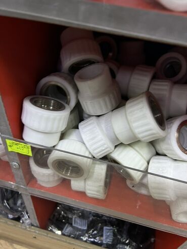 фитинги для пластиковых труб: Муфта, Материал: Пластик