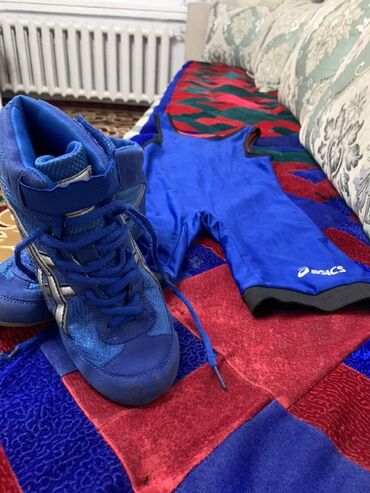 борцовки детские: Набор для борьбы ASICS Состав: - Борцовские трико ASICS — 2 шт.: •