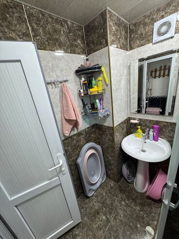 Köhnə tikili: Polad Həşimov küçəsində yerləşir 9 mərtəbə binanın 6 cı mərtəbəsidir — 9