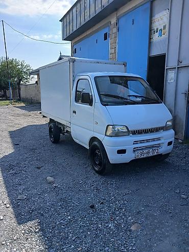 mercedes benz 208 d: Yüngül yükdaşıma üçün komakt furqon Ağ rəngli, qapalı furqon kuzovu — 5